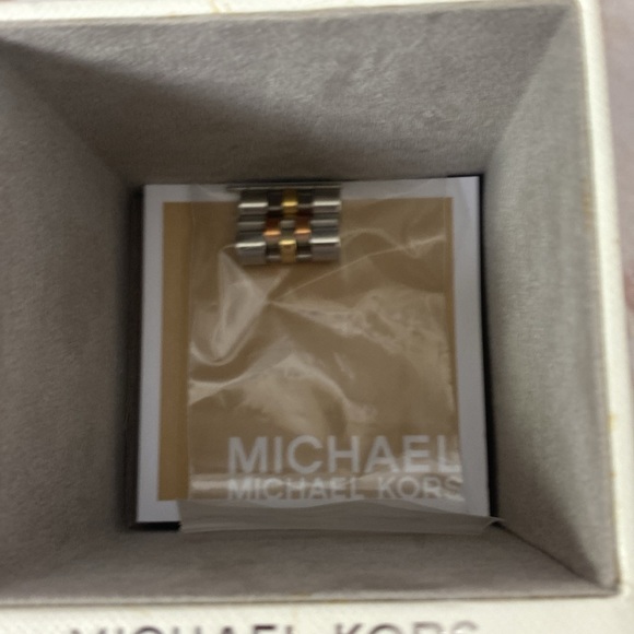 Michael Kors watch - Picture 4 of 4